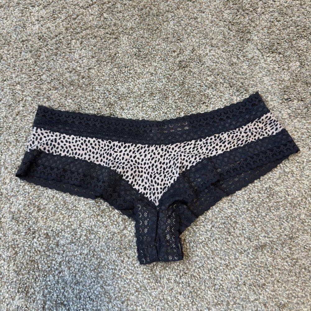 Victoria's Secret Panties Underwear Thong M Medium Cheetah Leopard Lace Cheeky